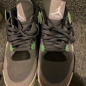 Jordan 4 Neon Glow